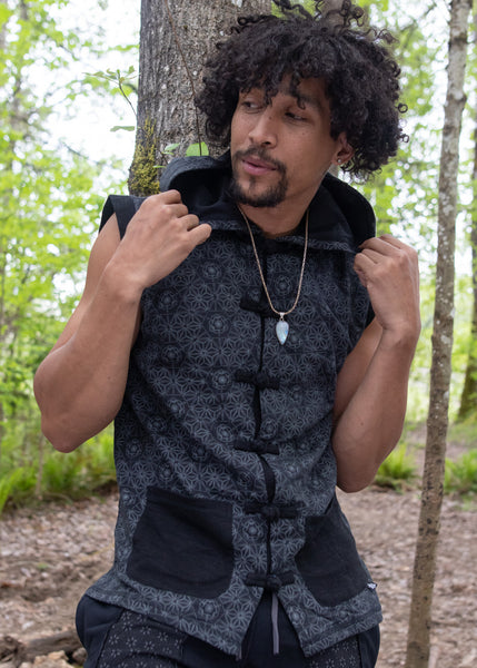 howdy⭐︎handmade hood vest omgaiatree.murkobeye.ninja.